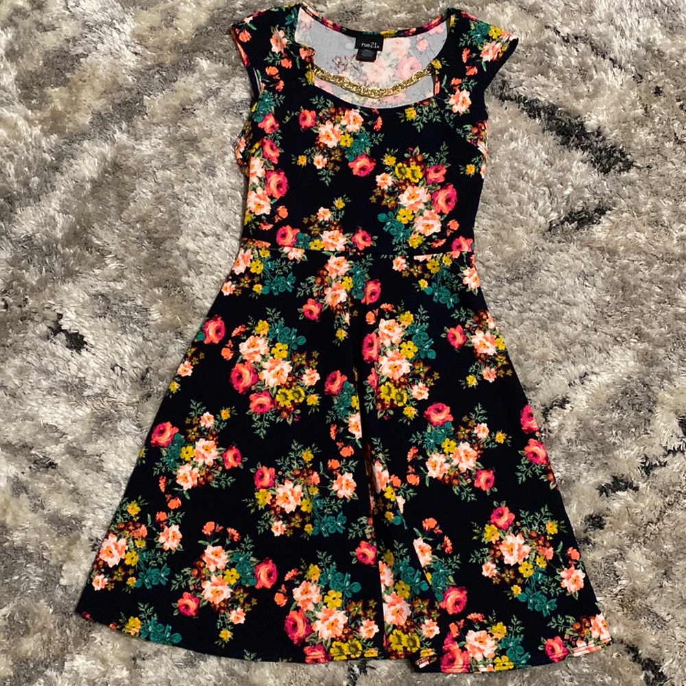 Flower Dress by Rue 21 Size S